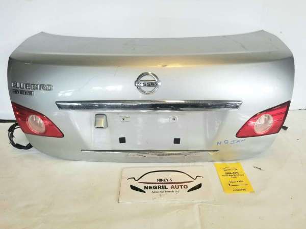 Nissan Blue Bird Trunk