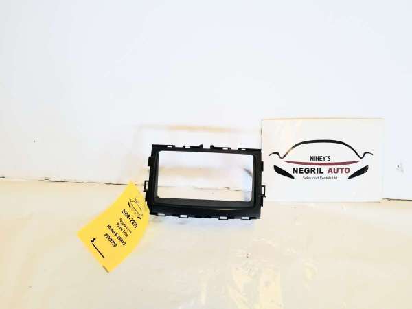 Toyota Voxy Radio Trim