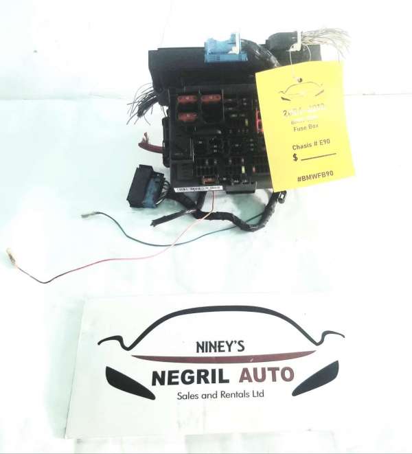 BMW 320i Fuse Box