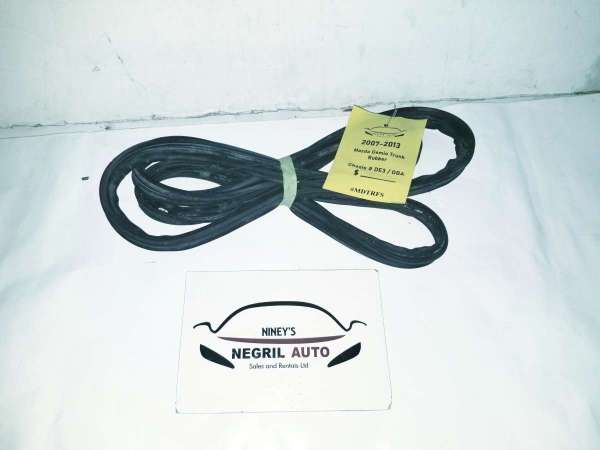 Mazda Demio Trunk Rubber