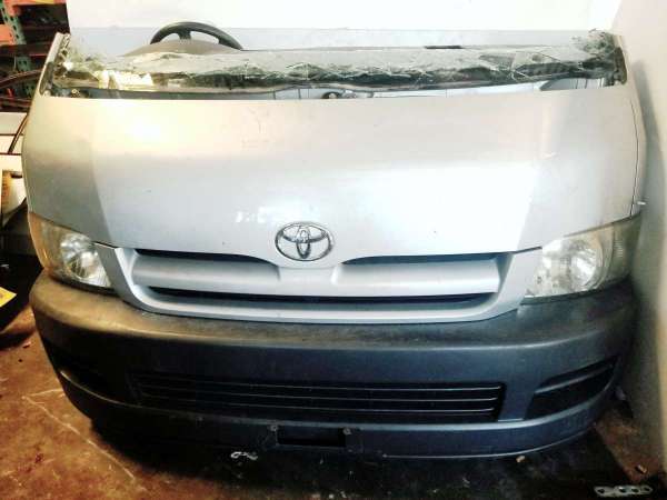 Toyota Hiace Nose Cut